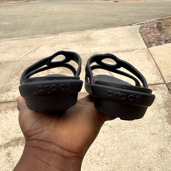 Crocs Women's Sanrah Metal Block Sandals Size 8 Black Shoes - Picture 7 of 10